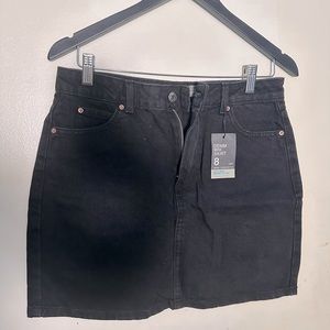 size 8 denim black skirt